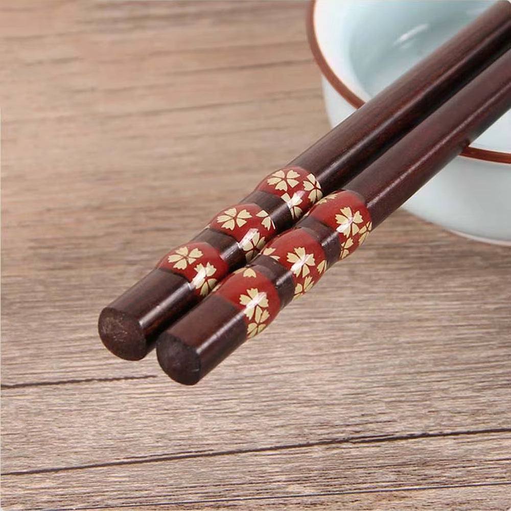 Japanese Style Natural Wooden Chopsticks for Creative Pattern Tableware Kitchen Tool Restaurant Decorations