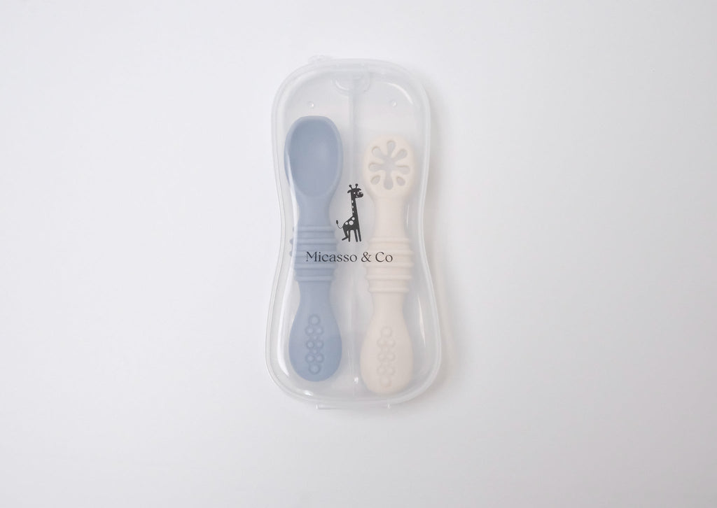 Les cuillères d'apprentissage en silicone