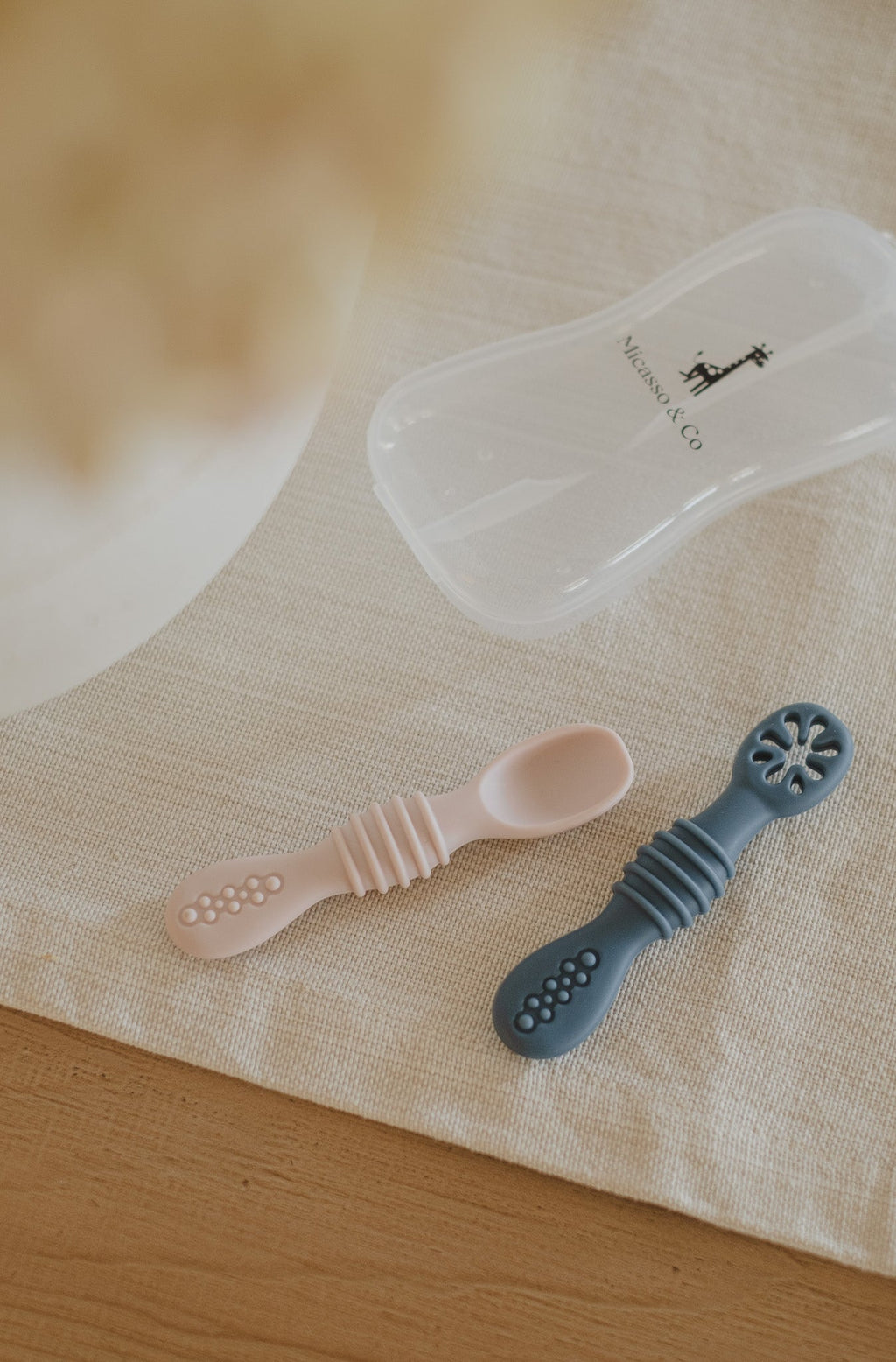 Les cuillères d'apprentissage en silicone