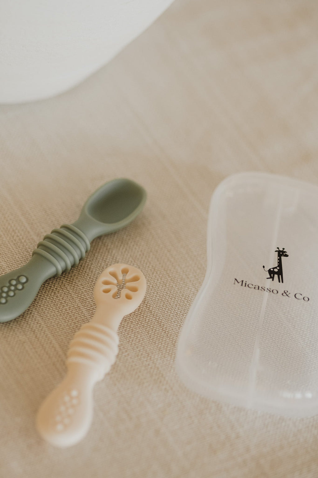 Les cuillères d'apprentissage en silicone