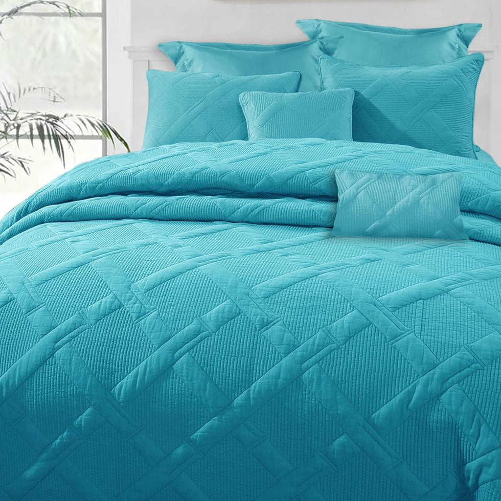 NNEDSZ Ramesses Aqua 7- Piece Air Cloud Bamboo Blend Matelasse Comfort Set King-0